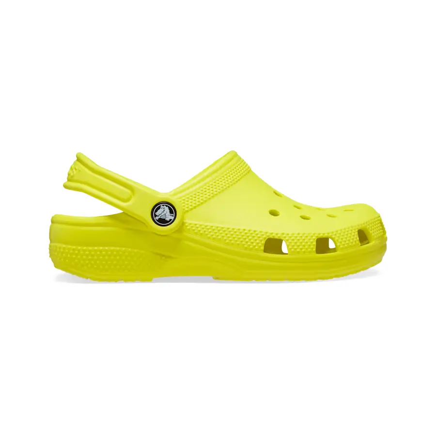 https://activejunky-cdn.s3.amazonaws.com/aj-content/crocs-kids-clog-1.png