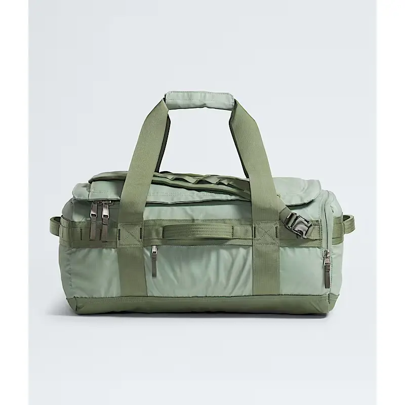 https://activejunky-cdn.s3.amazonaws.com/aj-content/tnf-voyager-duffel-3.jpg