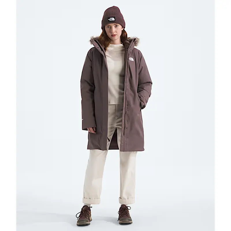 https://activejunky-cdn.s3.amazonaws.com/aj-content/tnf-arctic-parka-25-4.png