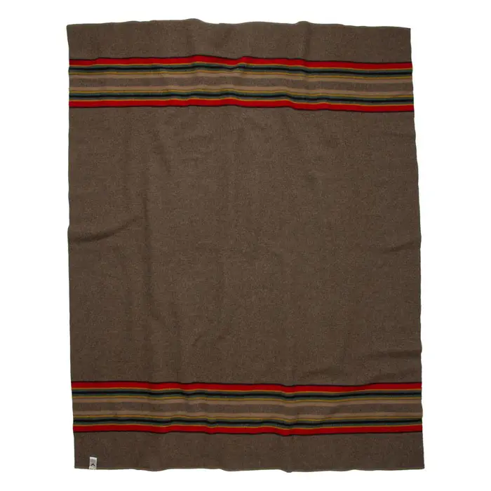 https://s3.amazonaws.com/activejunky/images/thefix/pendleton-camp-blanket-main.jpg