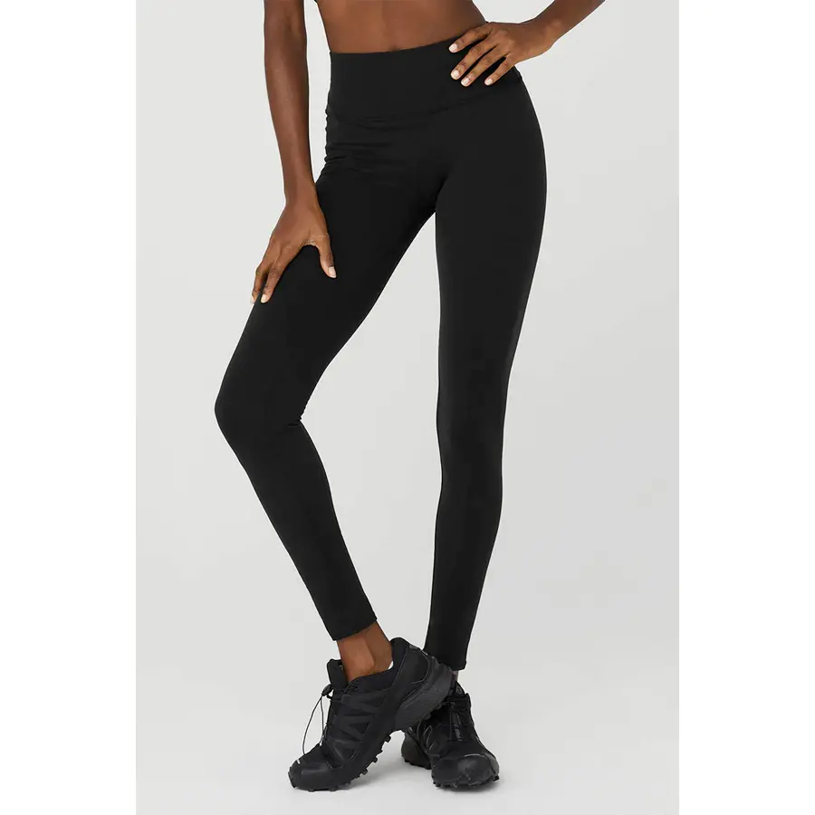 https://s3.amazonaws.com/activejunky-cdn/aj-content/alo-winter-leggings.png