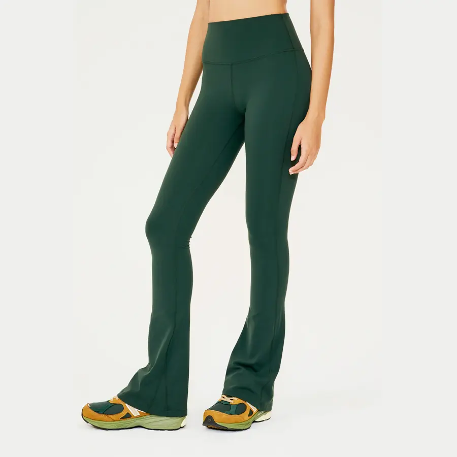 https://s3.amazonaws.com/activejunky-cdn/aj-content/raquel-leggings.png